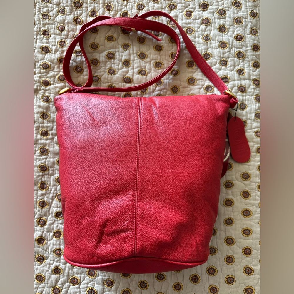 Toni a Division of Apollo Vi tage Red Leather Shoulder Bag New With Tags - Picture 2 of 7